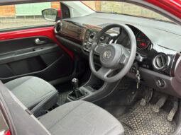 Volkswagen Move UP! full