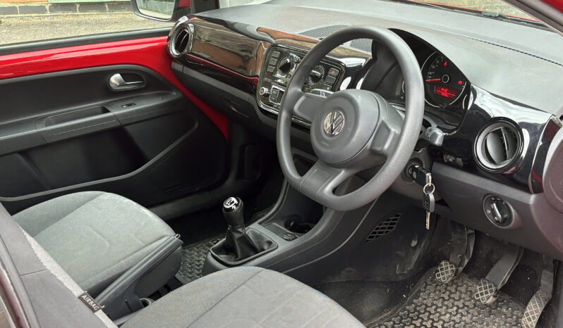 Volkswagen Move UP! full