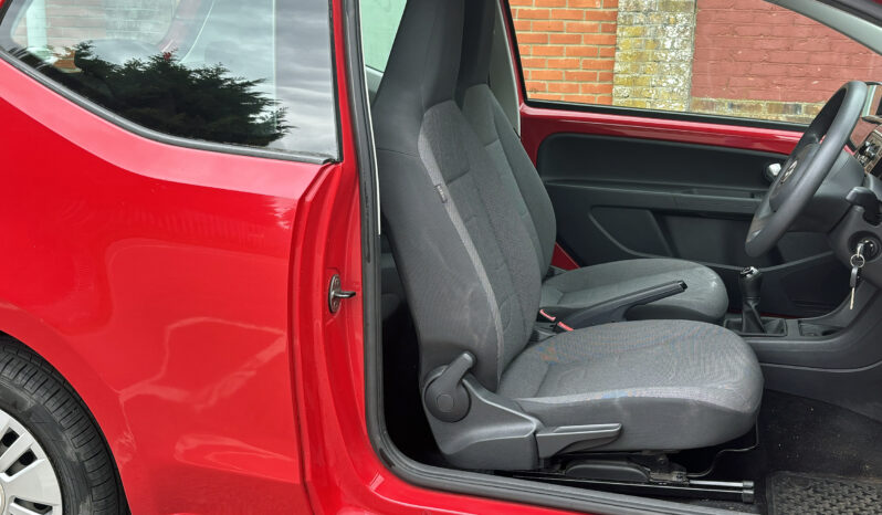 Volkswagen Move UP! full