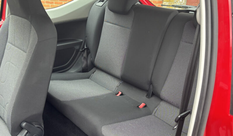 Volkswagen Move UP! full