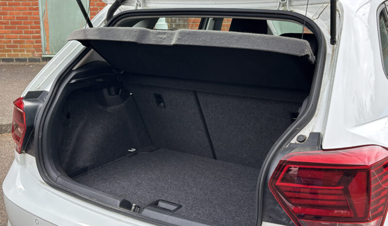 Volkswagen Polo SE 1.0tsi 5 door full