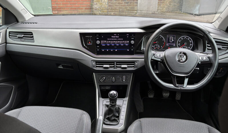 Volkswagen Polo SE 1.0tsi 5 door full